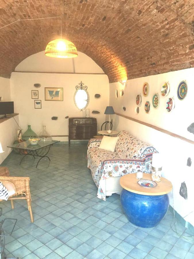Bouganville Catania Bagian luar foto