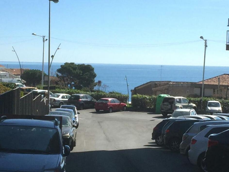 Bouganville Catania Bagian luar foto