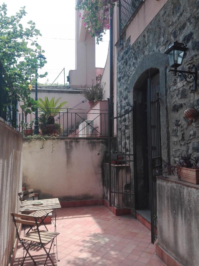 Bouganville Catania Bagian luar foto